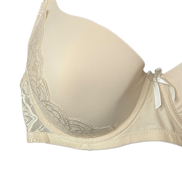 VADALALA Beige Lace Detail Underwire Padded Bra. - Picture 2 of 10
